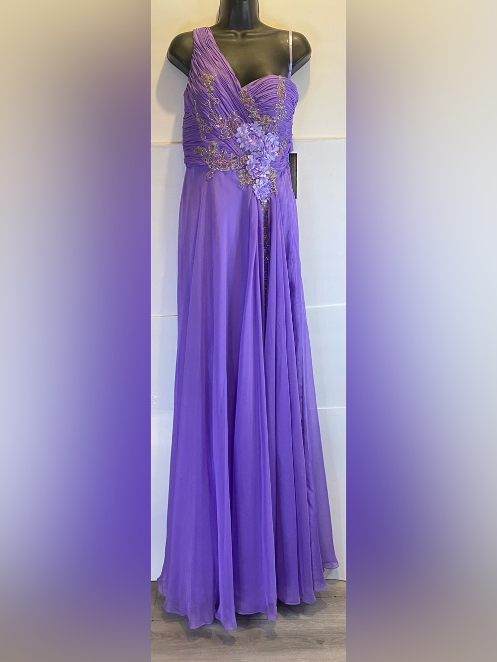 Mac Duggal Purple One-Shoulder Floral Appliqué Chiffon Gown ⭐️💜